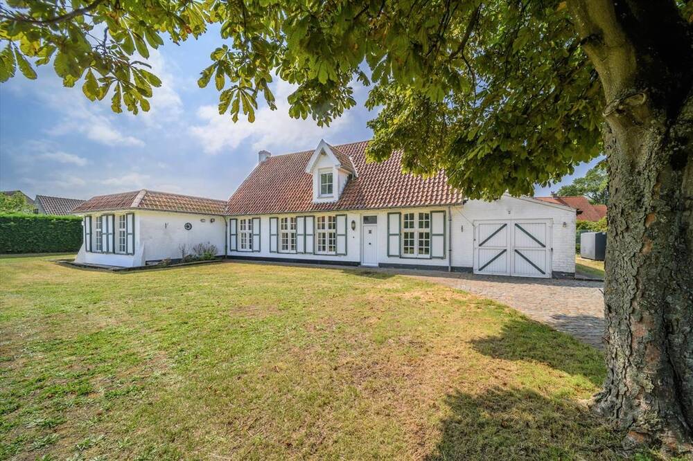 Villa te  koop in Oostduinkerke 8670 625000.00€ 4 slaapkamers 342.00m² - Zoekertje 172551