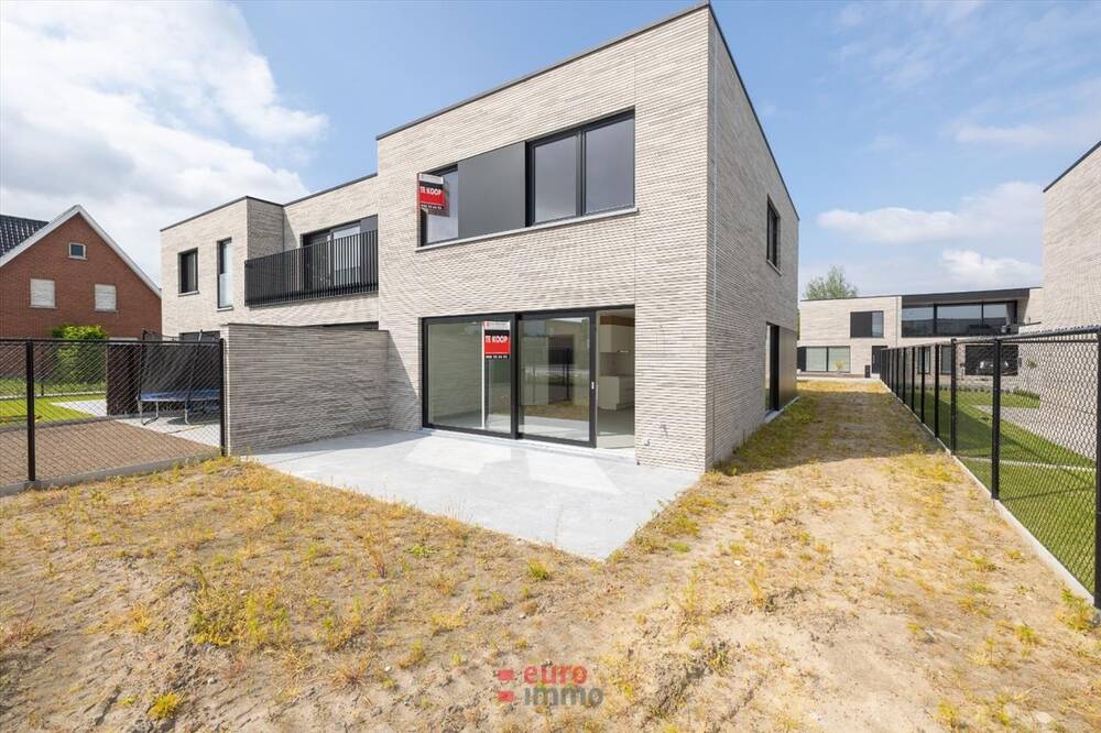 Appartement te  koop in Torhout 8820 399000.00€  slaapkamers m² - Zoekertje 780
