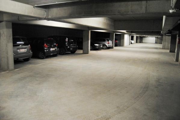 Parking & garage te  koop in Veurne 8630 20000.00€  slaapkamers 0.00m² - Zoekertje 60