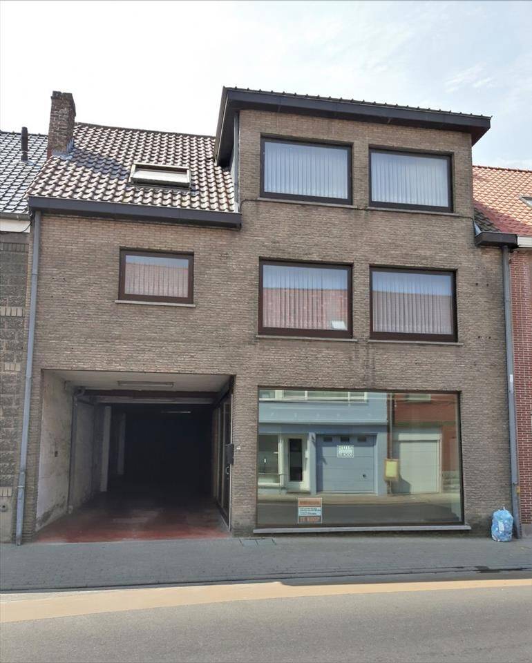 Huis te  koop in Eernegem 8480 0.00€ 3 slaapkamers m² - Zoekertje 1087