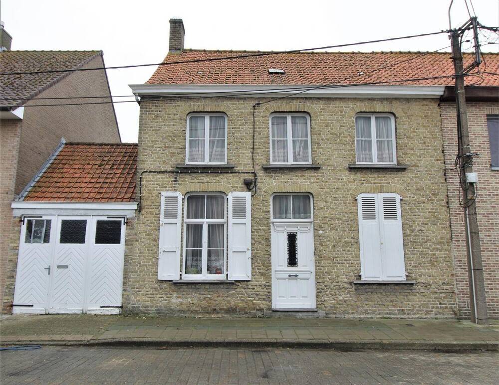 Huis te  koop in Alveringem 8690 221900.00€ 4 slaapkamers m² - Zoekertje 1556