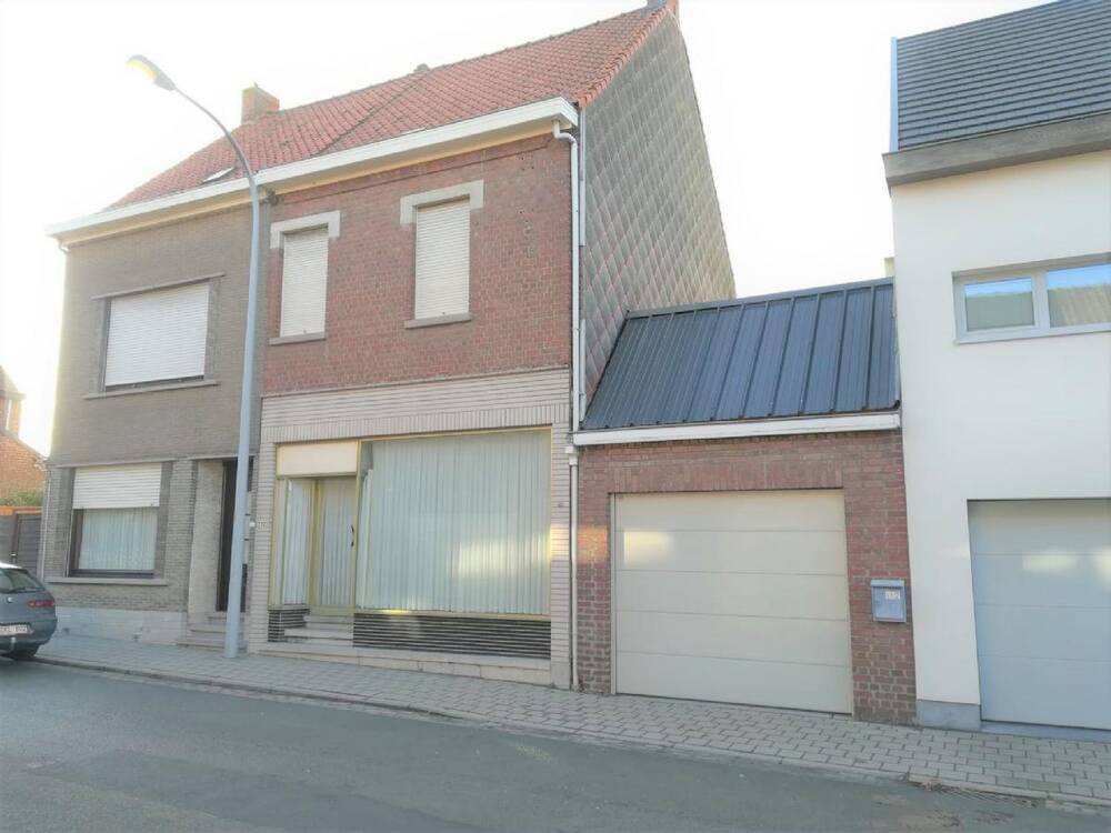 Mixgebouw te  koop in Lauwe 8930 248000.00€ 3 slaapkamers m² - Zoekertje 847