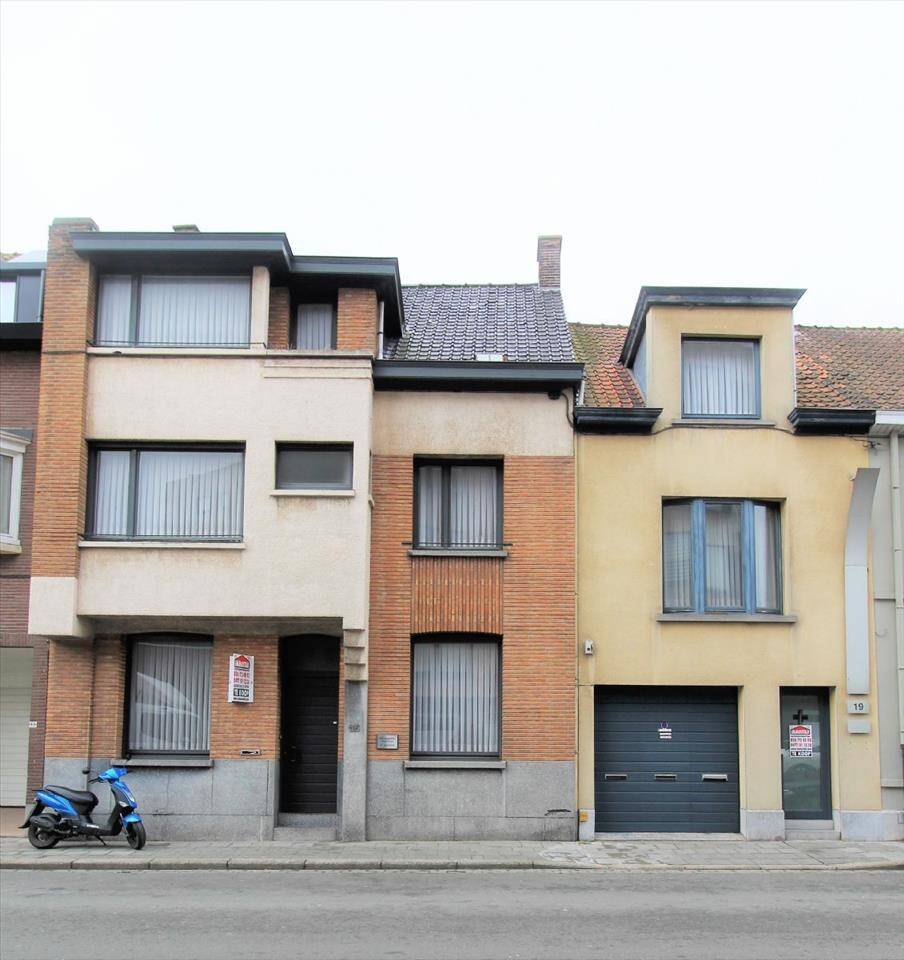 Herenhuis te  koop in Roeselare 8800 395000.00€ 8 slaapkamers 370.00m² - Zoekertje 1979