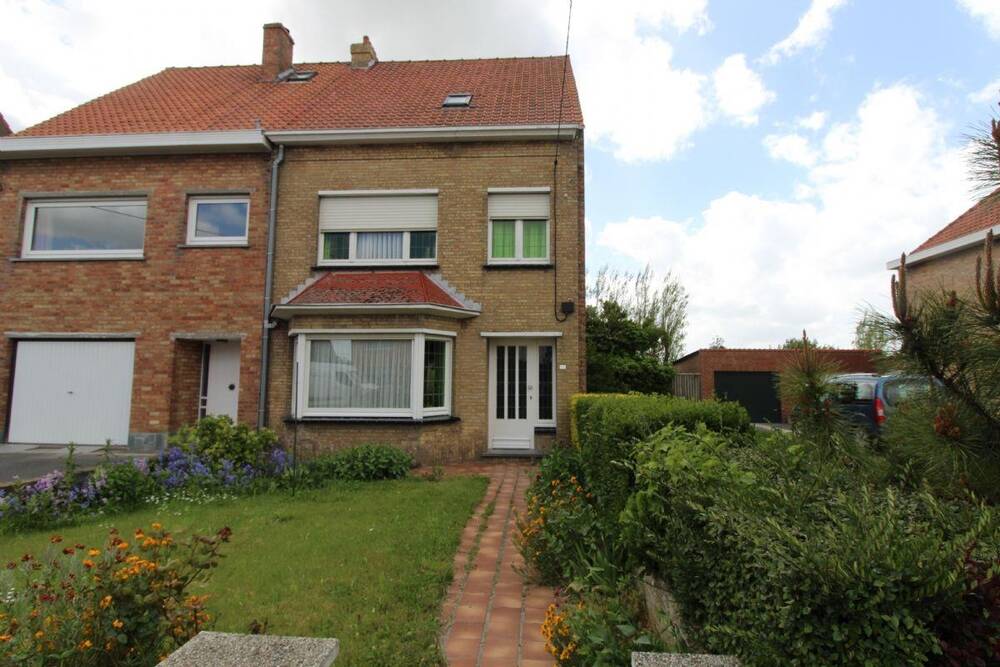 Huis te  koop in Middelkerke 8430 272000.00€ 3 slaapkamers m² - Zoekertje 2857