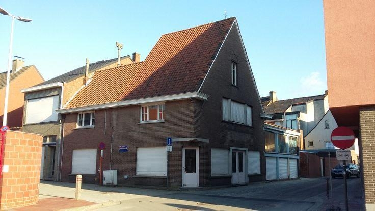 Huis te  koop in Lichtervelde 8810 145000.00€ 4 slaapkamers 140.00m² - Zoekertje 1792