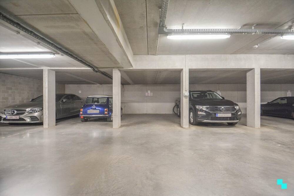 Parking & garage te  koop in Izegem 8870 19500.00€  slaapkamers 13.00m² - Zoekertje 1622