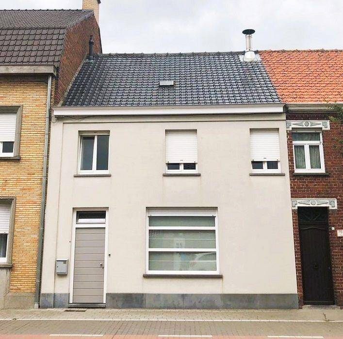 Huis te  koop in Proven 8972 269500.00€ 3 slaapkamers 308.00m² - Zoekertje 3119