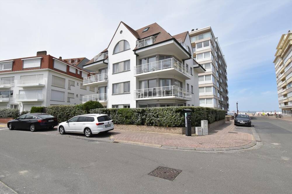 Parking & garage te  huur in Heist-aan-Zee 8301 110.00€  slaapkamers m² - Zoekertje 4324