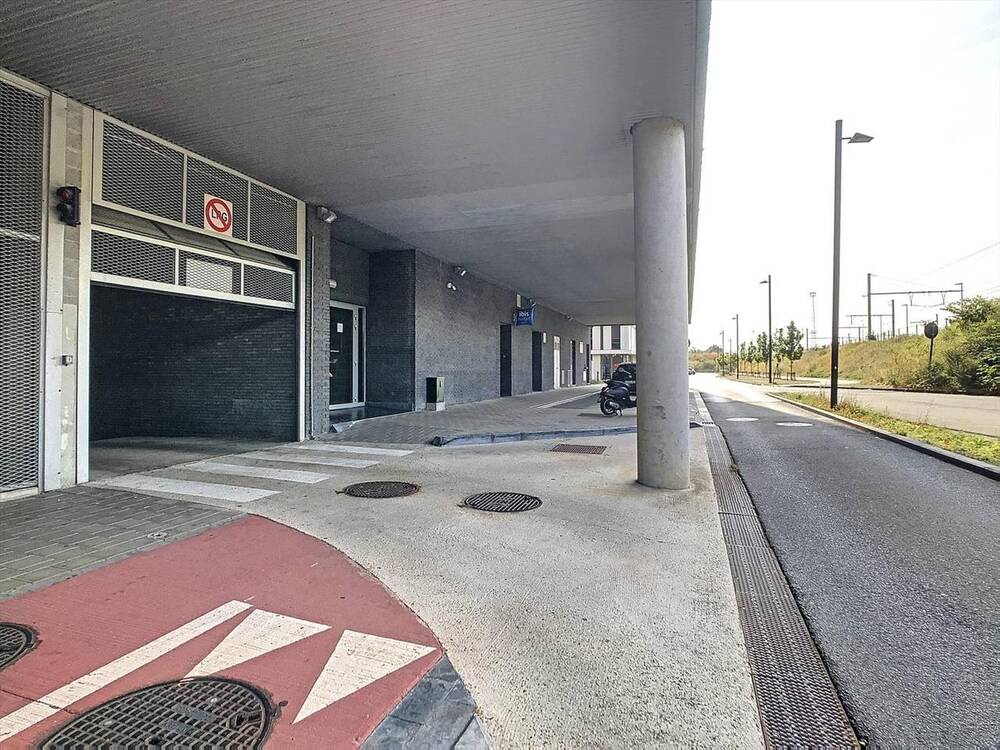 Parking & garage te  koop in Brugge 8000 25000.00€  slaapkamers 0.00m² - Zoekertje 5680