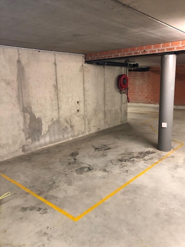 Parking & garage te  huur in Knokke-Heist 8300 100.00€  slaapkamers 0.00m² - Zoekertje 5519