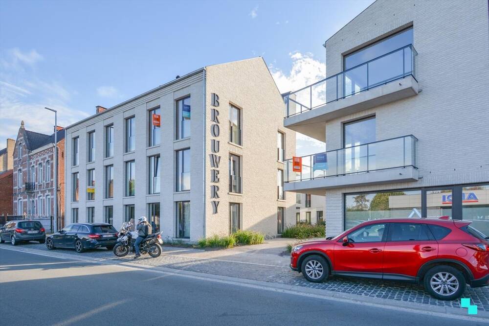 Parking & garage te  koop in Rumbeke 8800 26000.00€  slaapkamers 14.42m² - Zoekertje 6894