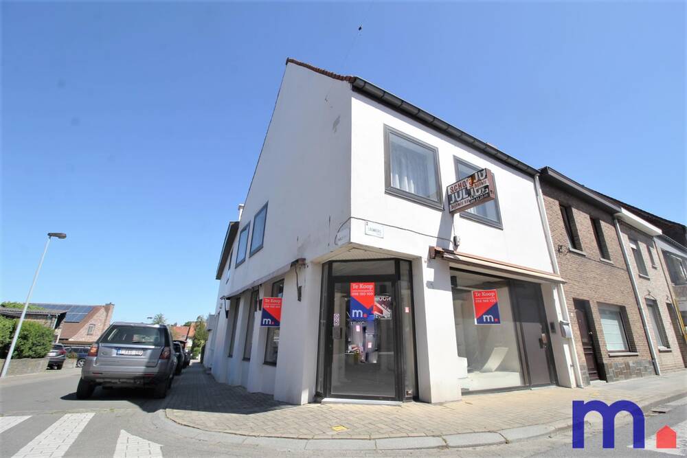 Commerciële ruimte te  koop in Lauwe 8930 340000.00€ 4 slaapkamers m² - Zoekertje 274514