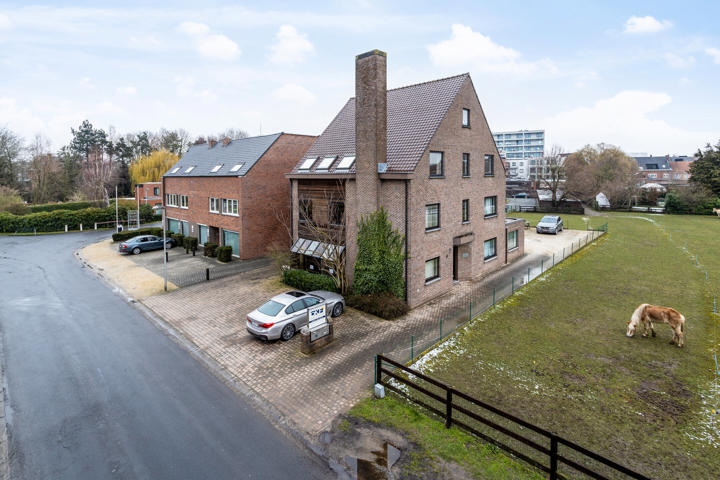 Mixgebouw te  koop in Waregem 8790 695000.00€ 4 slaapkamers m² - Zoekertje 10866