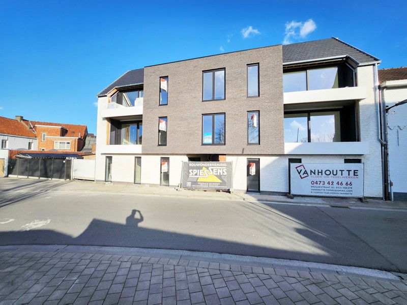 Appartement te  koop in Sint-Eloois-Vijve 8793 258750.00€ 2 slaapkamers 76.00m² - Zoekertje 274660