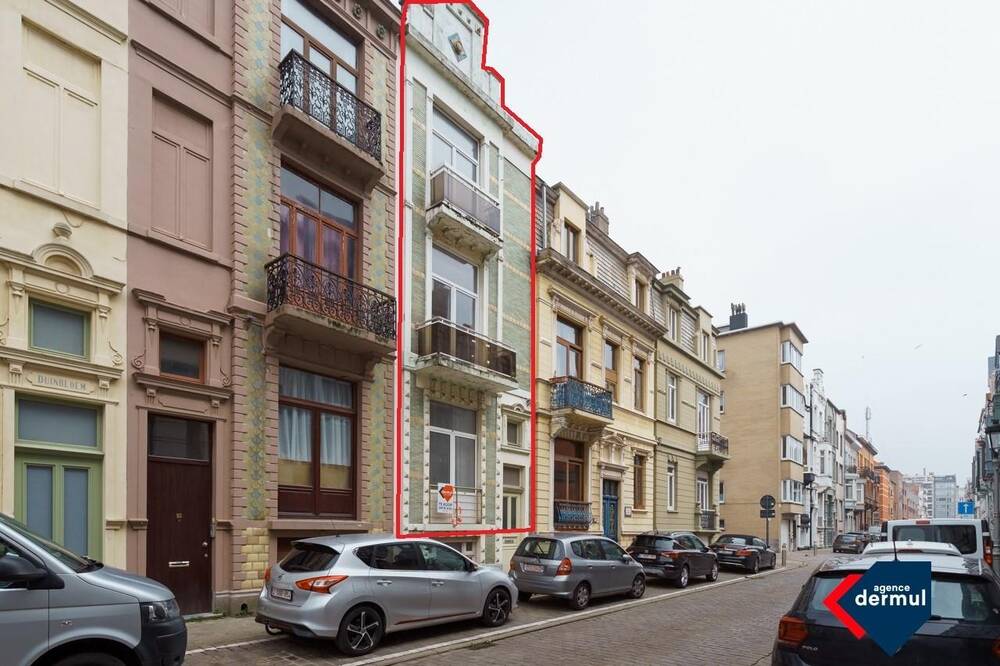 Herenhuis te  koop in Oostende 8400 340000.00€ 5 slaapkamers 298.00m² - Zoekertje 16441