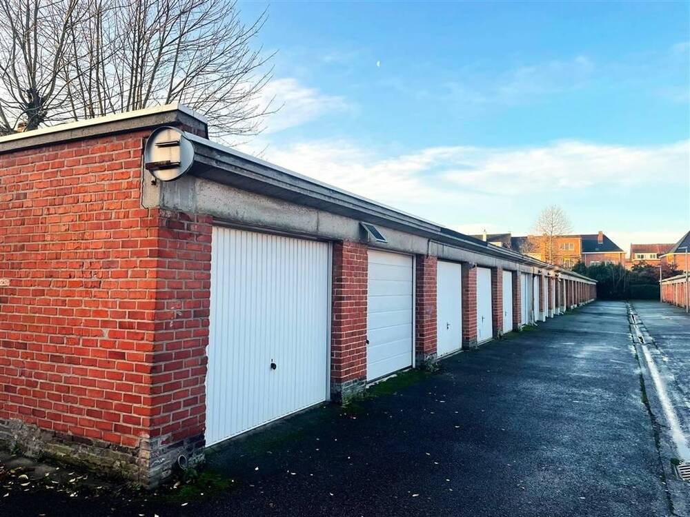 Parking & garage te  koop in Kortrijk 8500 30000.00€  slaapkamers m² - Zoekertje 25926