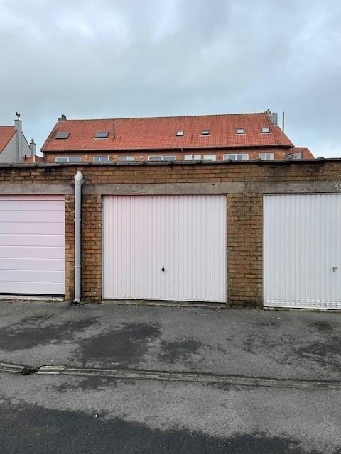 Parking & garage te  koop in Heist-aan-Zee 8301 55000.00€  slaapkamers m² - Zoekertje 26158