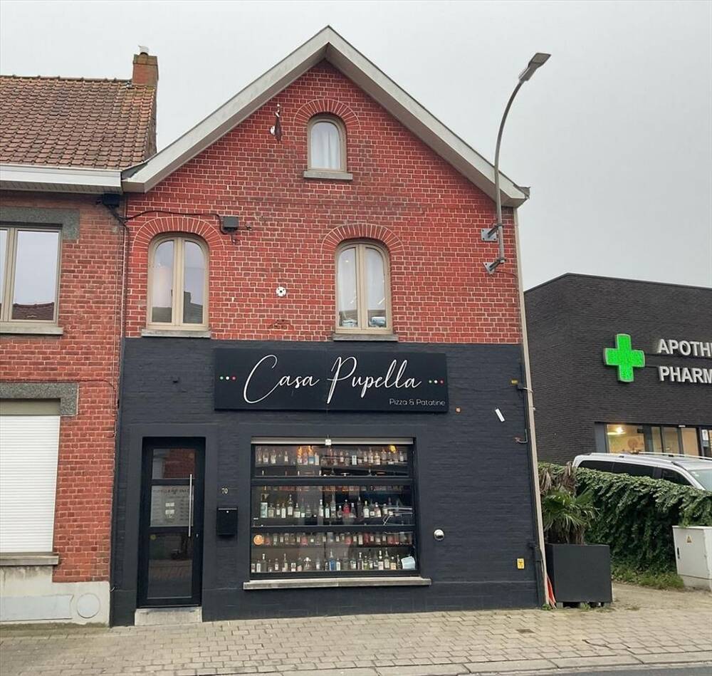 Handelszaak te  koop in Rekkem 8930 261500.00€ 2 slaapkamers m² - Zoekertje 31674