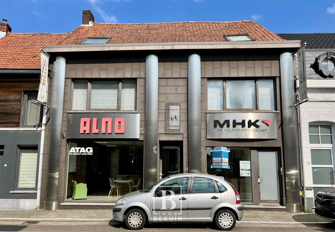 Commerciële ruimte te  koop in Wakken 8720 329000.00€ 2 slaapkamers 500.00m² - Zoekertje 277306