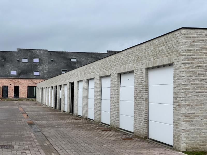 Parking & garage te  koop in Tielt 8700 34240.00€  slaapkamers 23.00m² - Zoekertje 33473