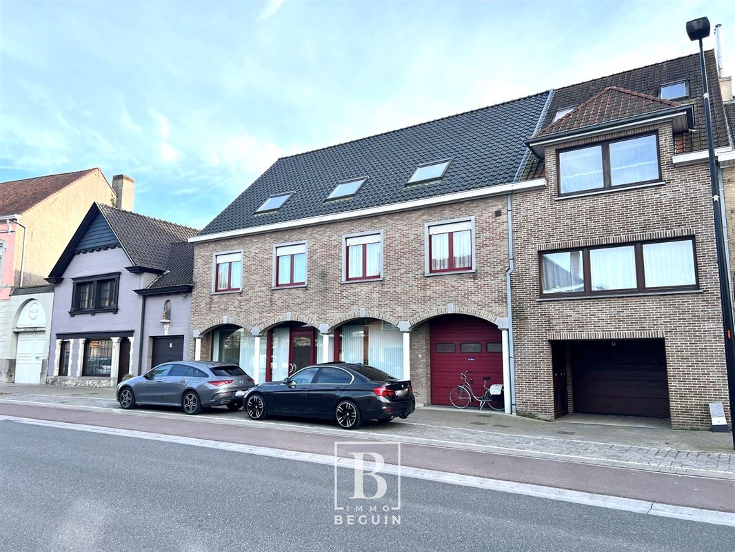 Commerciële ruimte te  koop in Oostrozebeke 8780 495000.00€ 4 slaapkamers 300.00m² - Zoekertje 277527