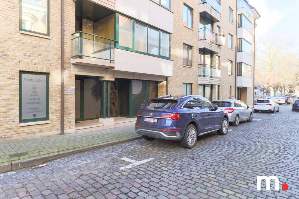 Kantoor te  koop in Kortrijk 8500 210000.00€  slaapkamers m² - Zoekertje 277555