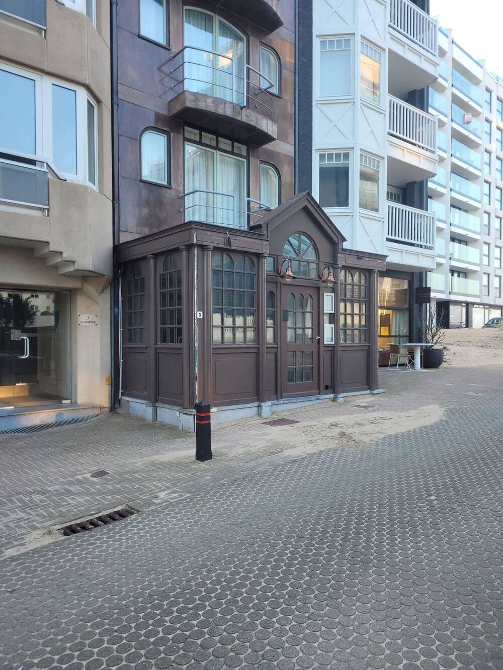 Handelszaak te  koop in Knokke-Heist 8300 475000.00€  slaapkamers 99.00m² - Zoekertje 40741