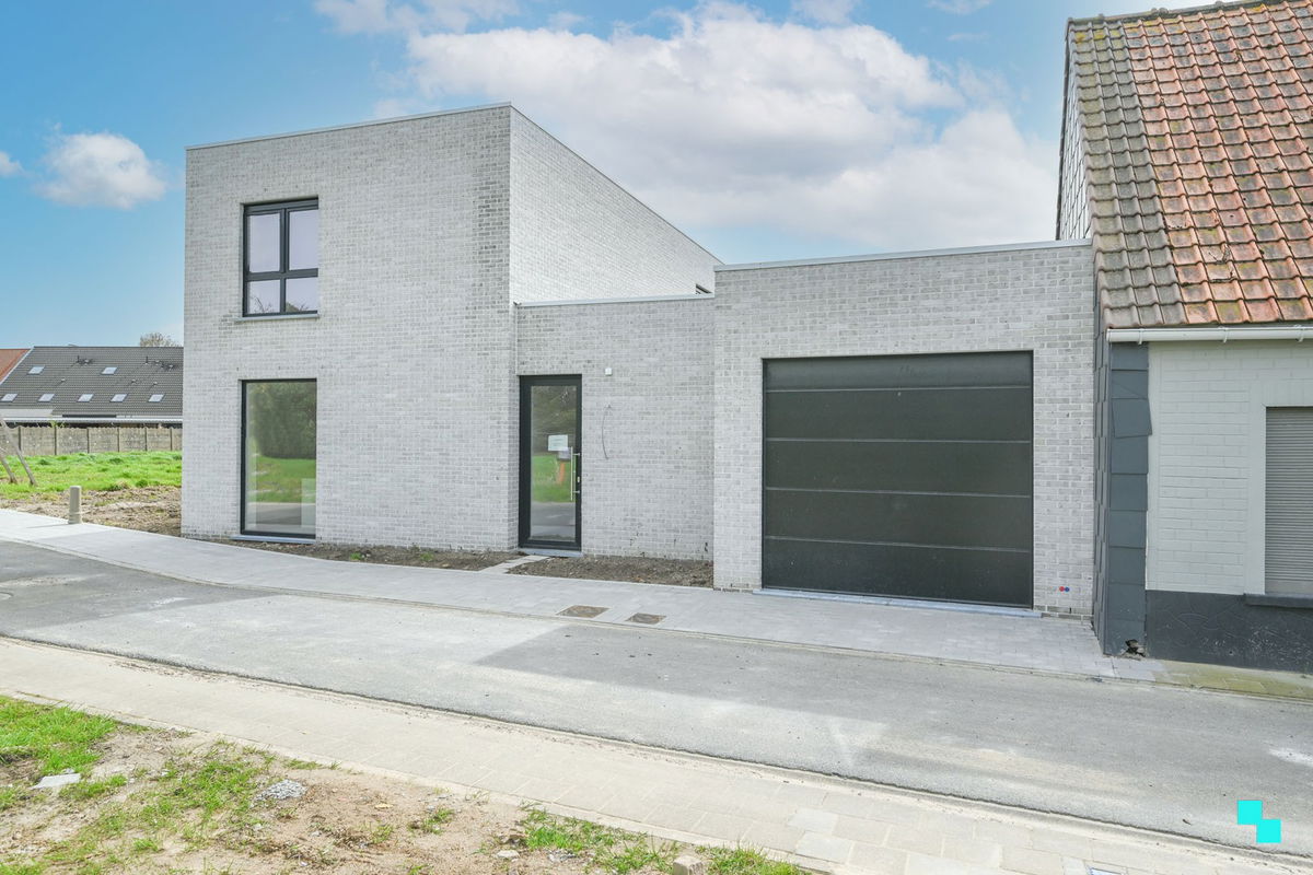 Huis te  koop in Wielsbeke 8710 353919.48€ 3 slaapkamers 173.00m² - Zoekertje 278099