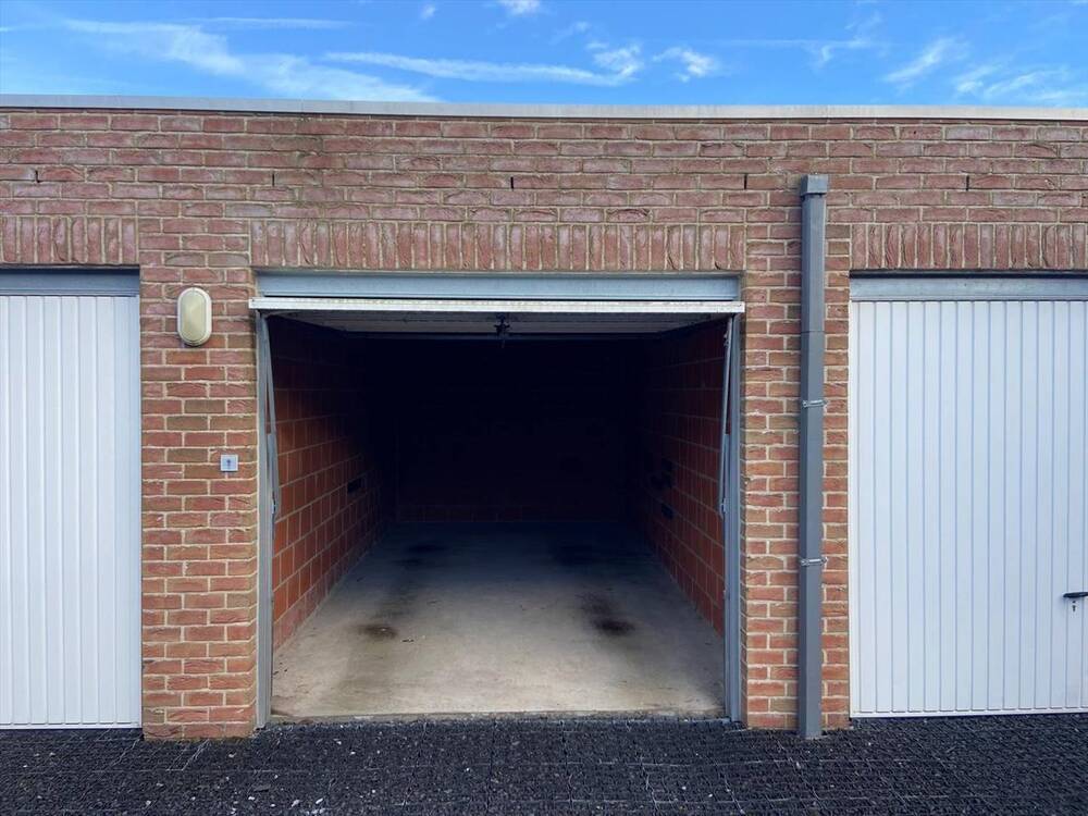 Parking & garage te  koop in Waregem 8790 25000.00€  slaapkamers 13.00m² - Zoekertje 45899