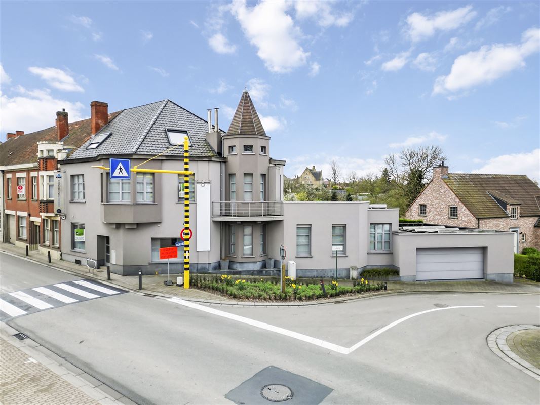 Huis te  koop in Anzegem 8570 625000.00€ 5 slaapkamers 336.00m² - Zoekertje 278169