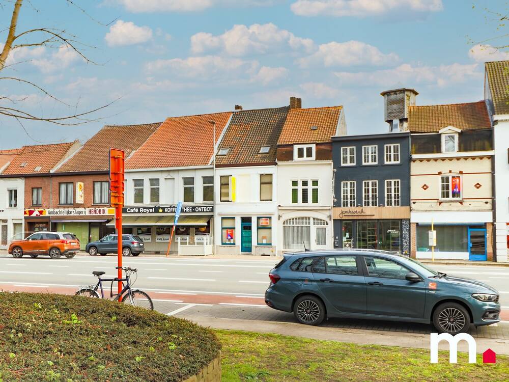 Commerciële ruimte te  koop in Kortrijk 8500 135000.00€  slaapkamers m² - Zoekertje 278227