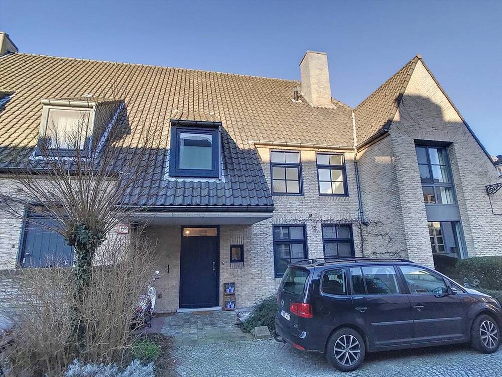 Huis te  huur in Brugge 8000 1400.00€ 4 slaapkamers 231.00m² - Zoekertje 53345
