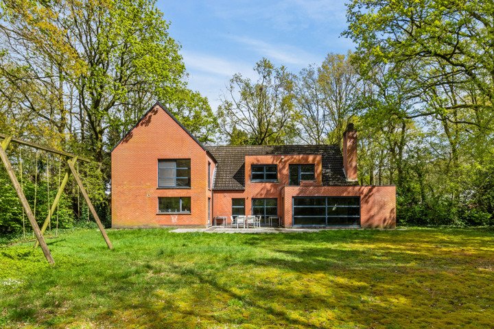 Villa te  koop in Jabbeke 8490 864000.00€ 4 slaapkamers 308.00m² - Zoekertje 91000