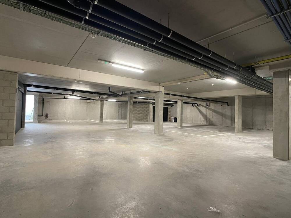 Parking & garage te  koop in Brugge 8000 28750.00€  slaapkamers m² - Zoekertje 58831