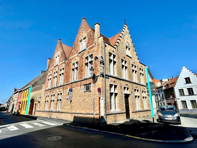 Herenhuis te  koop in Brugge 8000 0.00€ 4 slaapkamers 367.00m² - Zoekertje 278735