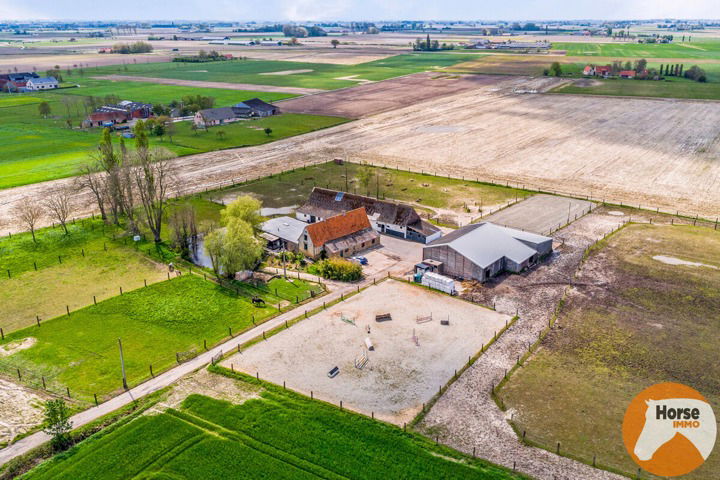 Boerderij te  koop in Gijverinkhove 8691 749000.00€ 4 slaapkamers 261.00m² - Zoekertje 278906