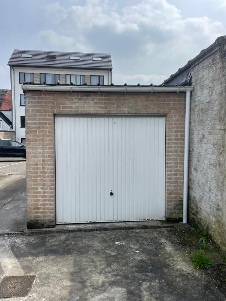 Parking & garage te  koop in Roeselare 8800 25000.00€  slaapkamers m² - Zoekertje 92328