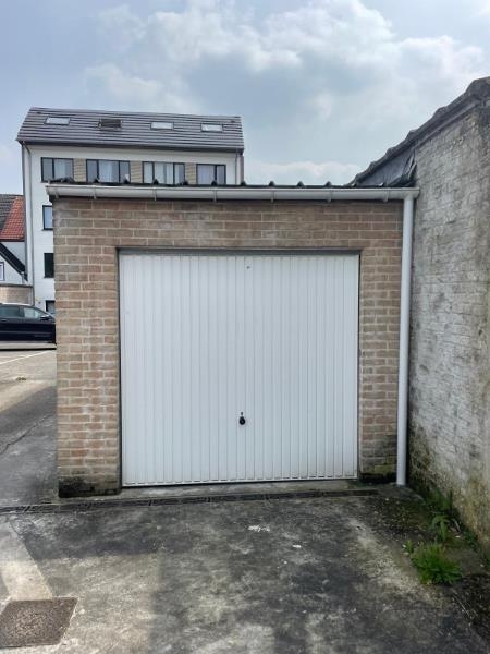 Parking & garage te  koop in Roeselare 8800 25000.00€  slaapkamers m² - Zoekertje 68121