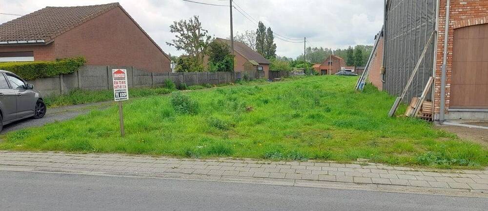 Grond te  koop in Zonnebeke 8980 139000.00€  slaapkamers m² - Zoekertje 70017