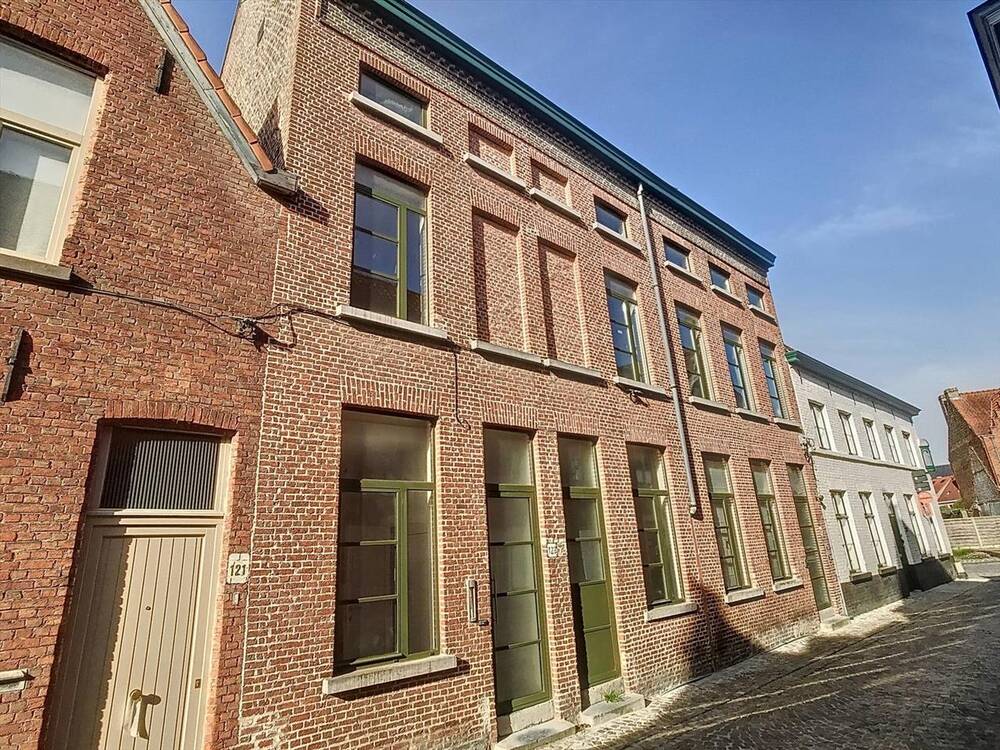 Huis te  huur in Brugge 8000 1100.00€ 6 slaapkamers 0.00m² - Zoekertje 71657