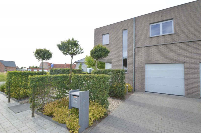 Huis te  huur in Rumbeke 8800 945.00€ 3 slaapkamers m² - Zoekertje 279462