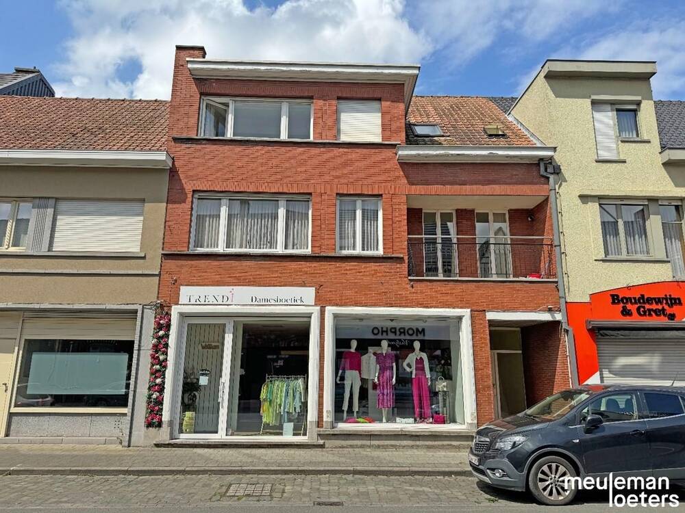 Appartement te  koop in Oostkamp 8020 375000.00€ 4 slaapkamers m² - Zoekertje 76191