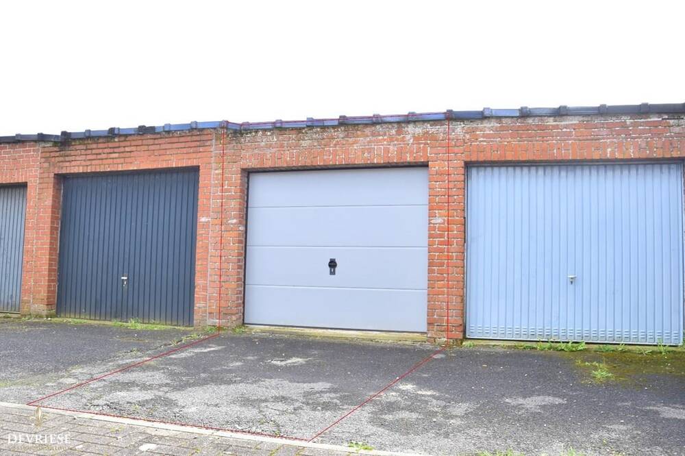 Parking & garage te  koop in Roeselare 8800 25000.00€  slaapkamers m² - Zoekertje 78212