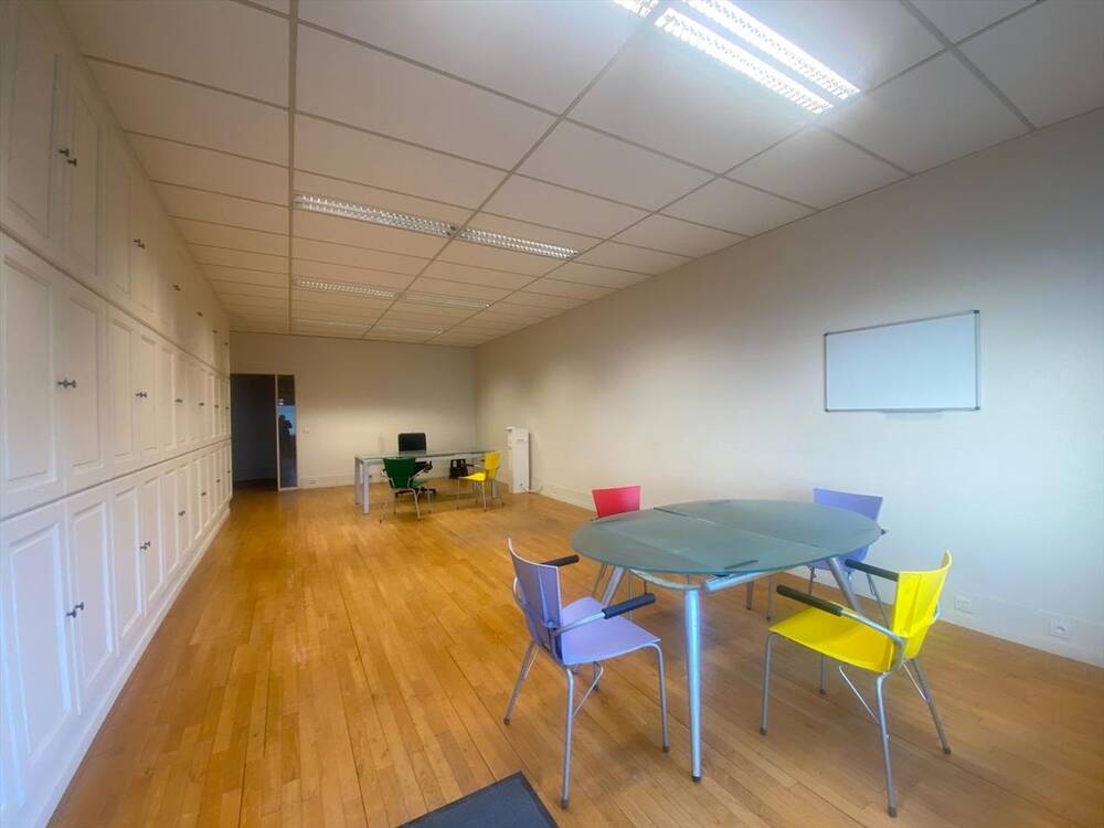 Handelszaak te  huur in Wingene 8750 240.00€  slaapkamers 48.00m² - Zoekertje 81542