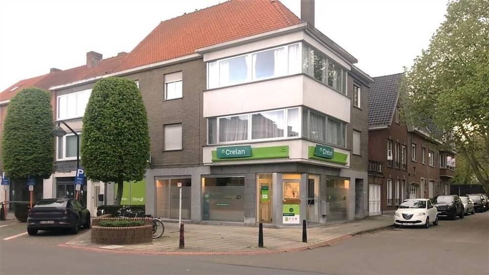 Handelszaak te  huur in Sint-Michiels 8200 1570.00€  slaapkamers m² - Zoekertje 105157