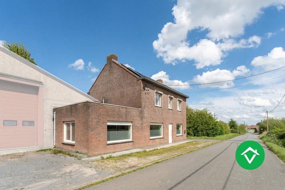 Huis te  koop in Hollebeke 8902 255000.00€ 5 slaapkamers 225.00m² - Zoekertje 105224