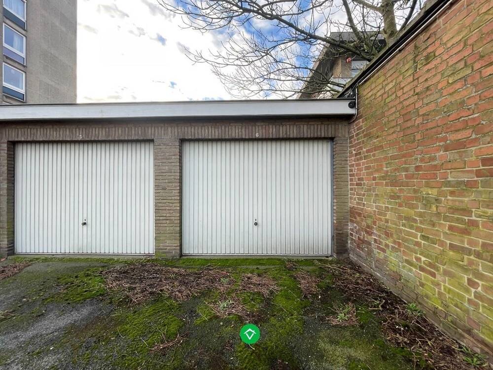 Parking & garage te  koop in Roeselare 8800 24000.00€  slaapkamers m² - Zoekertje 106821