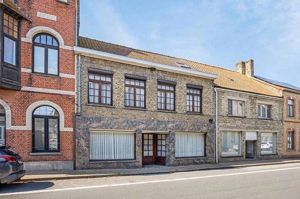 Huis te  koop in Alveringem 8690 230000.00€ 4 slaapkamers m² - Zoekertje 109364