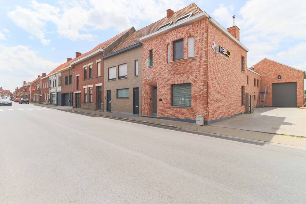 Huis te  koop in Sint-Eloois-Winkel 8880 585000.00€  slaapkamers m² - Zoekertje 281686