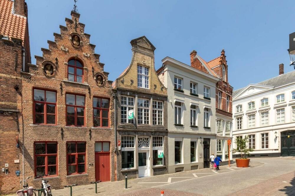 Handelszaak te  koop in Brugge 8000 950000.00€  slaapkamers 290.00m² - Zoekertje 124068